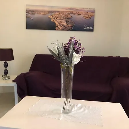 Spacious 2 Bedroom Apartment- St Paul's Bay * St. Paul's Bay