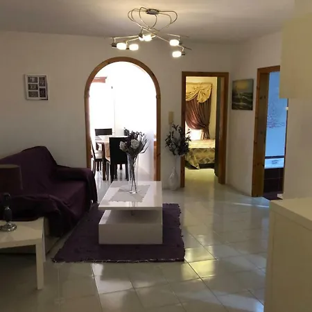 Spacious 2 Bedroom Apartment- St Paul's Bay *